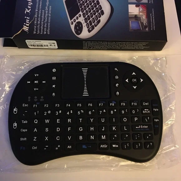 Mini Wireless Keyboard Combo Multi-Media remote control and touch pad function - Picture 6 of 7